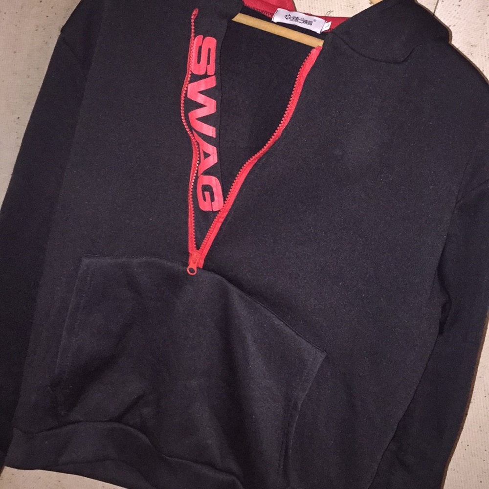 Hooded unzippable hoodie